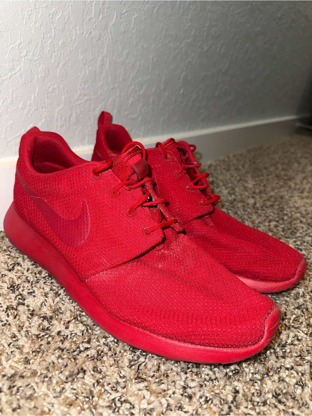 Nike Roshe One Triple Red Sneakers